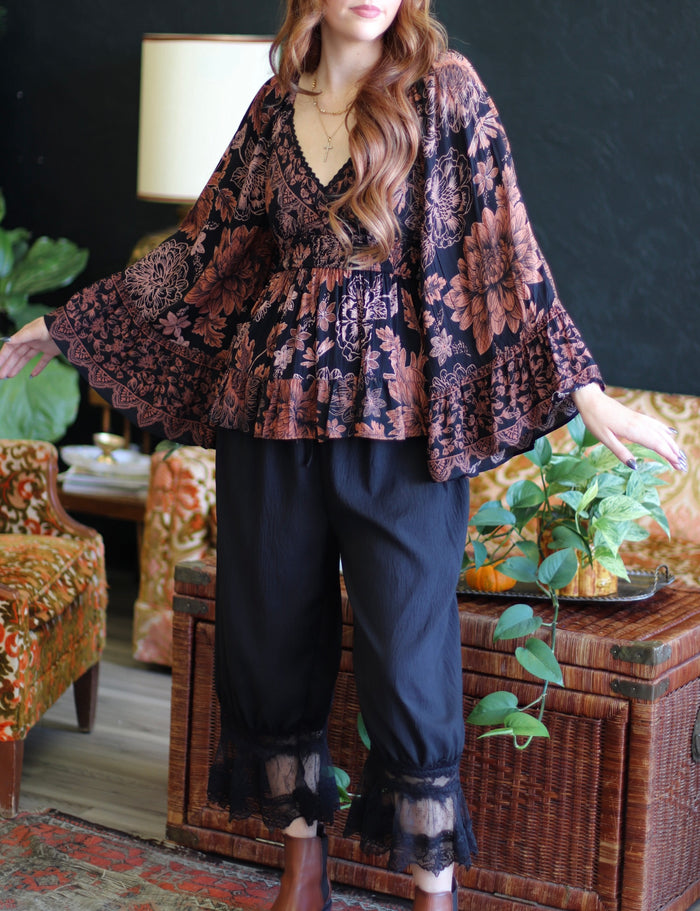 Autumn Groove Lace Hem Black Bloomer Pants