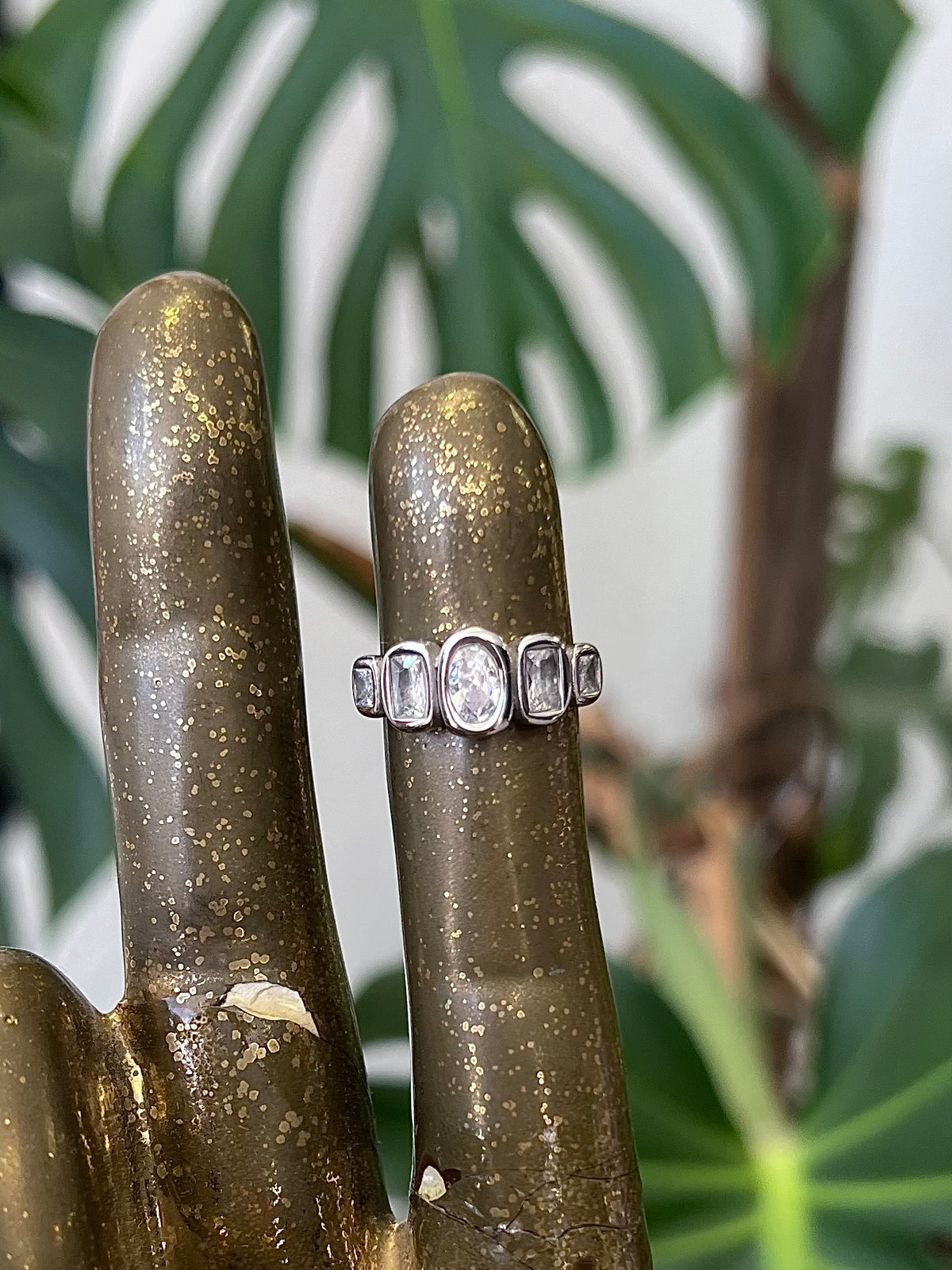 5 Zircons 18K Gold Plated Ring in Silver