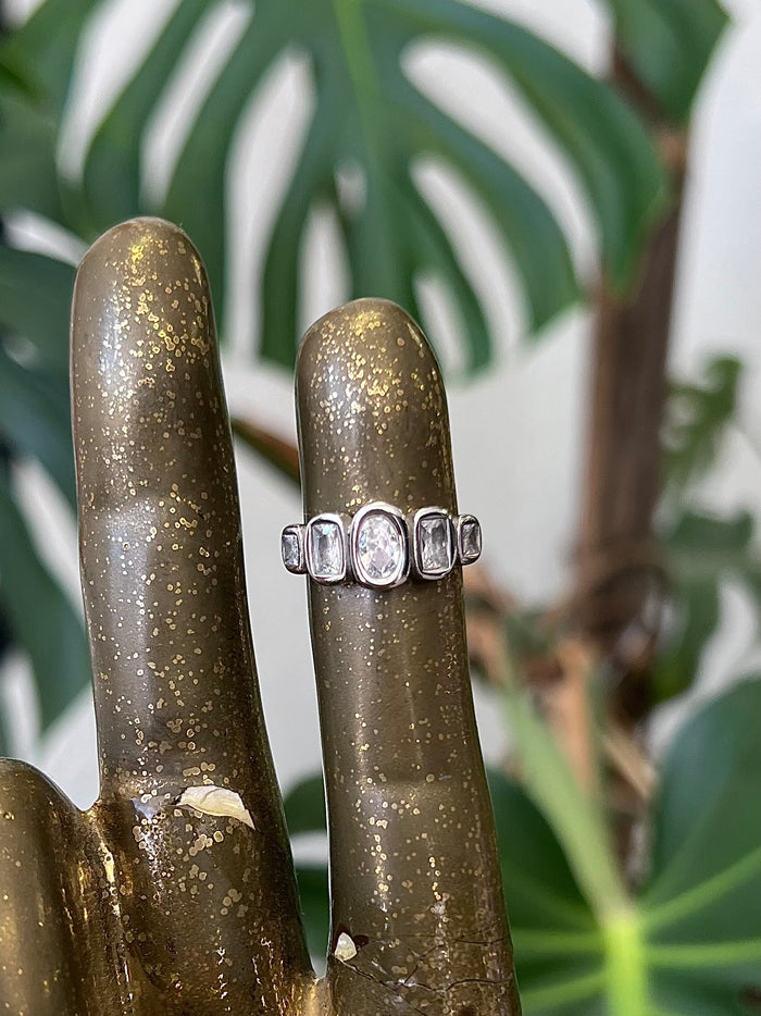 5 Zircons 18K Gold Plated Ring in Silver