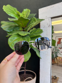 Thin Metallic Frame Fashion Sunglasses