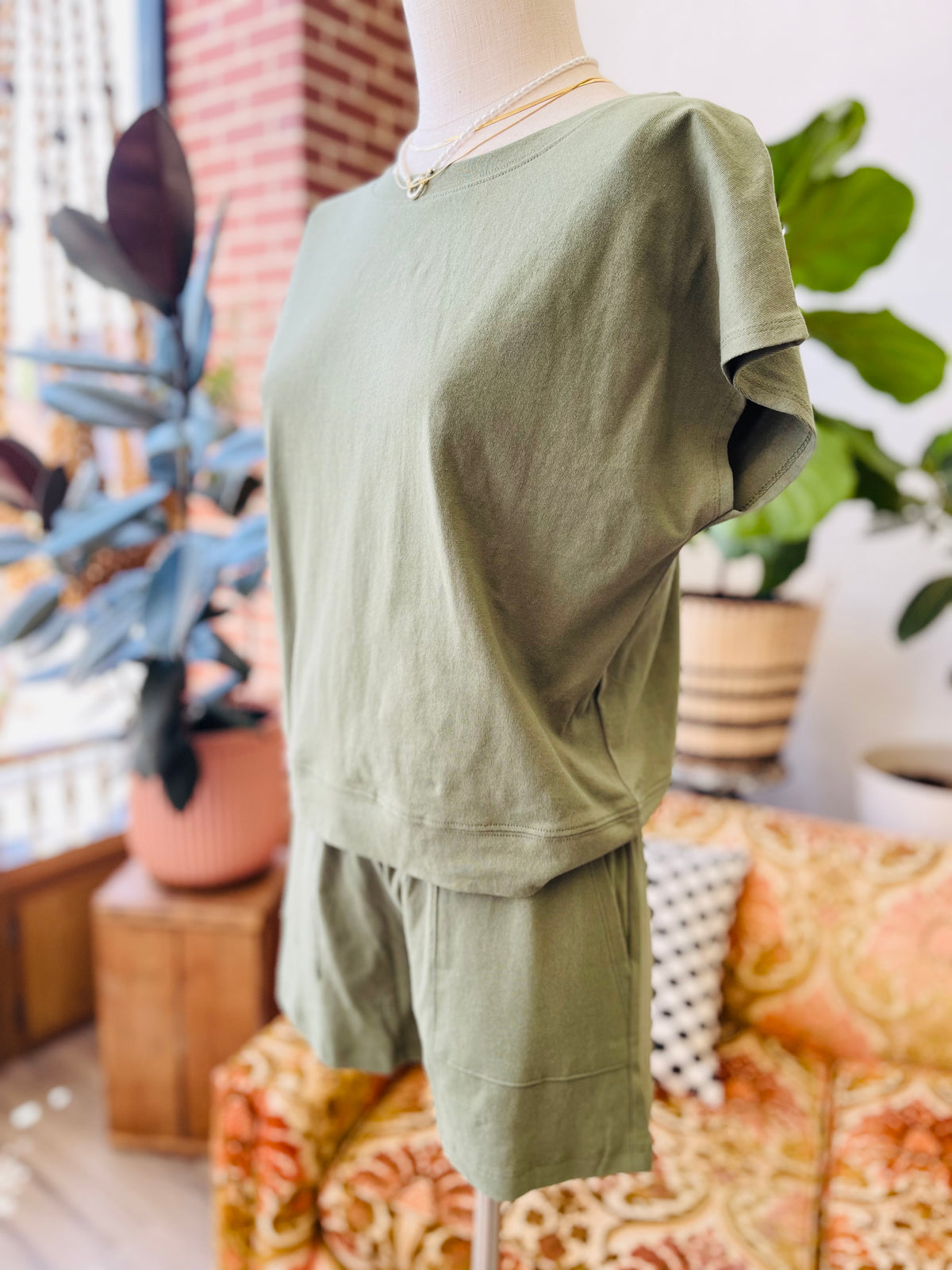 580 Friday Lounge Set in Olive