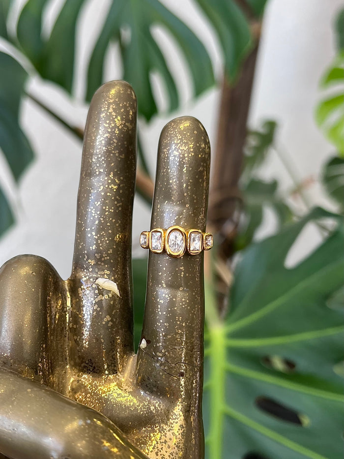 5 Zircons 18K Gold Plated Ring in Gold