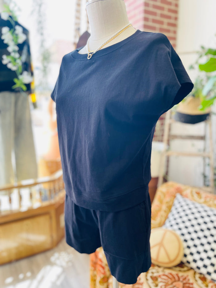 580 Friday Lounge Set in Black