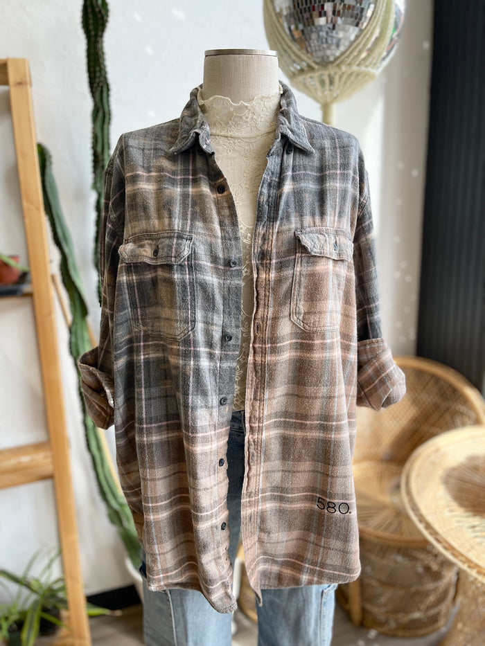 580 FLANNEL VOL. 9 // .75 // XL