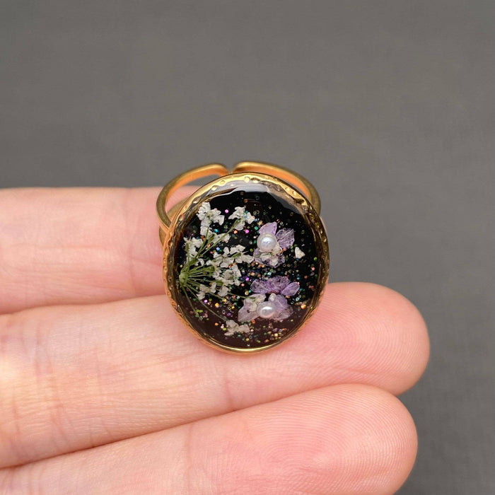 Black Flowers Oval 18K Adjustable Ring