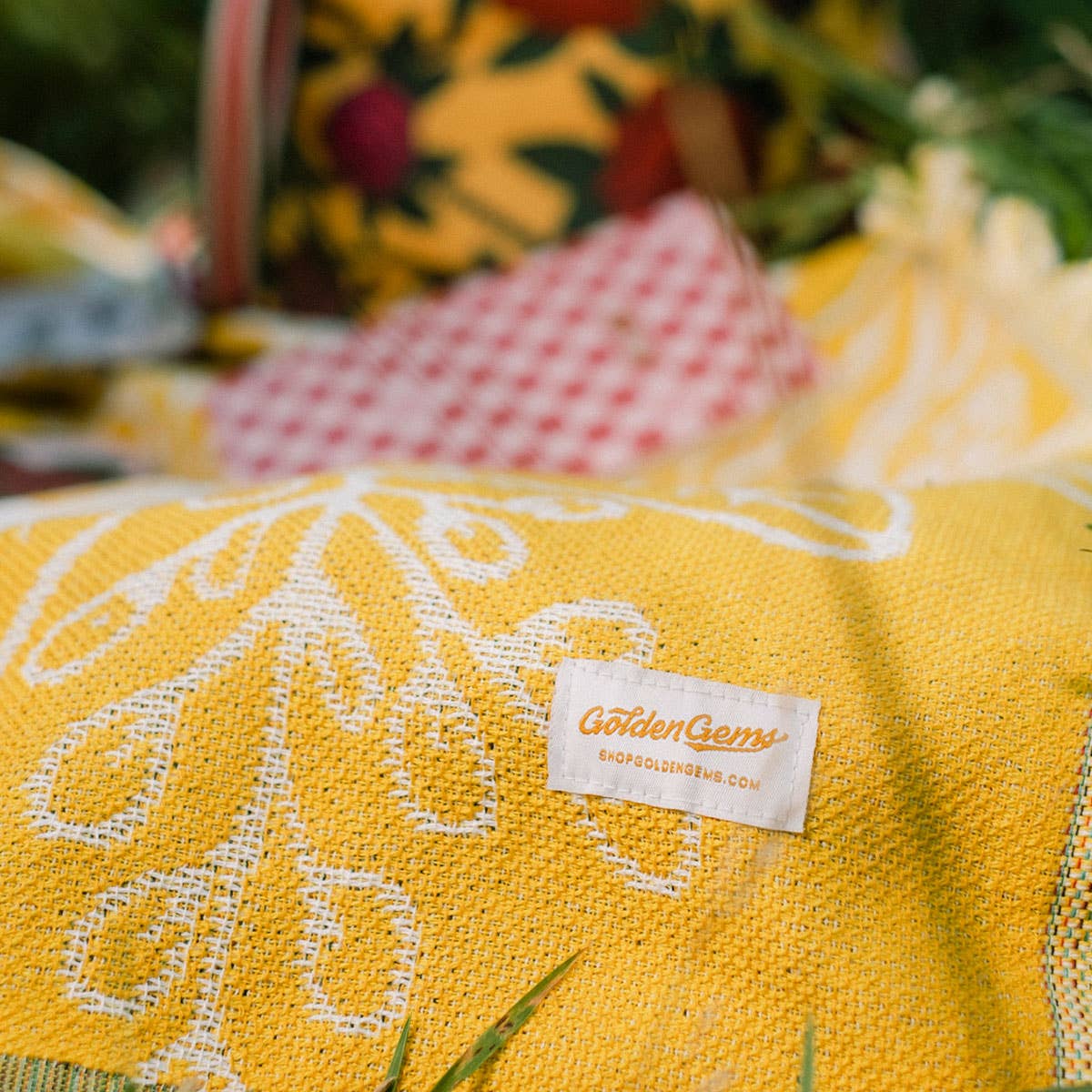 Yellow Louisa Woven Blanket - 580 Threads